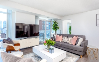 Living Room Home Staging Example in Toronto | Pierre Carapetian Group