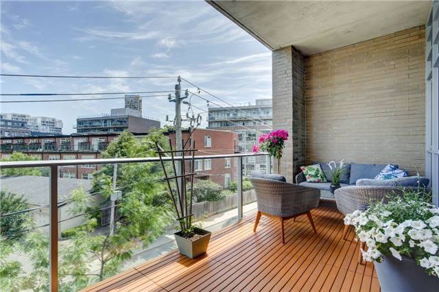 staging a condo: balcony