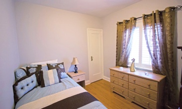 147 Ellins, Toronto, Canada, 2 Bedrooms Bedrooms, ,1 BathroomBathrooms,House,Leased,Ellins,1169