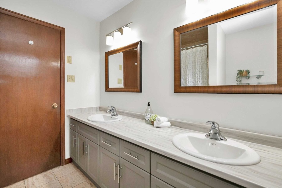 125 East 8th Street, Hamilton, Canada, 4 Bedrooms Bedrooms, ,3 BathroomsBathrooms,House,Sold,125 East 8th Street,1332