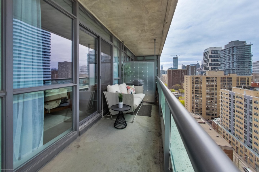 281 Mutual St, Canada, 1 Bedroom Bedrooms, ,1 BathroomBathrooms,Condo,Sold,Mutual St,1388