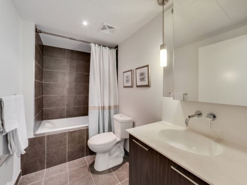 95 Bathurst Street, Toronto, Canada, 1 Bedroom Bedrooms, ,1 BathroomBathrooms,Condo,Sold,Bathurst Street,2,1042