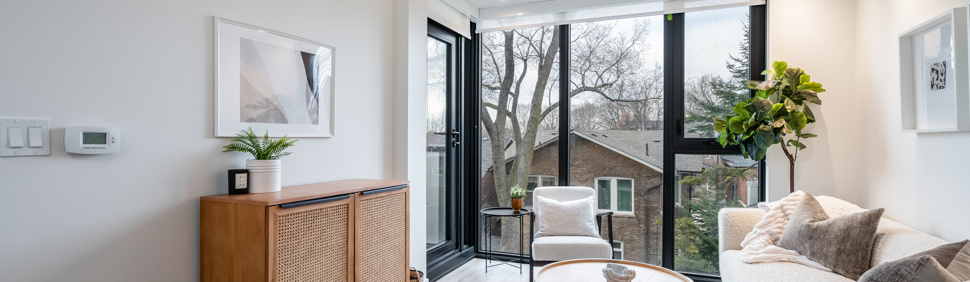 840 St Clair Ave, Toronto, Ontario, Canada M6C 1C1, 1 Bedroom Bedrooms, ,1 BathroomBathrooms,Condo,Sold,St Clair Ave,5,1447