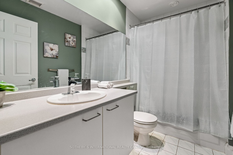 8 Wellesley, Toronto, Ontario, Canada M4Y 3B2, 2 Bedrooms Bedrooms, ,2 BathroomsBathrooms,Condo,Purchased,Wellesley,3,1456