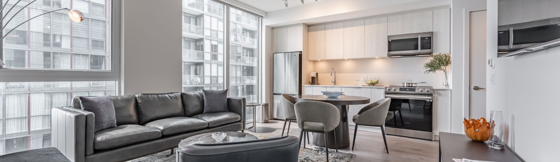 357 King St W, Toronto, Ontario, Canada M5V 0S7, 2 Bedrooms Bedrooms, ,2 BathroomsBathrooms,Condo,Purchased,357 King St W Condos,King St W,27,1458