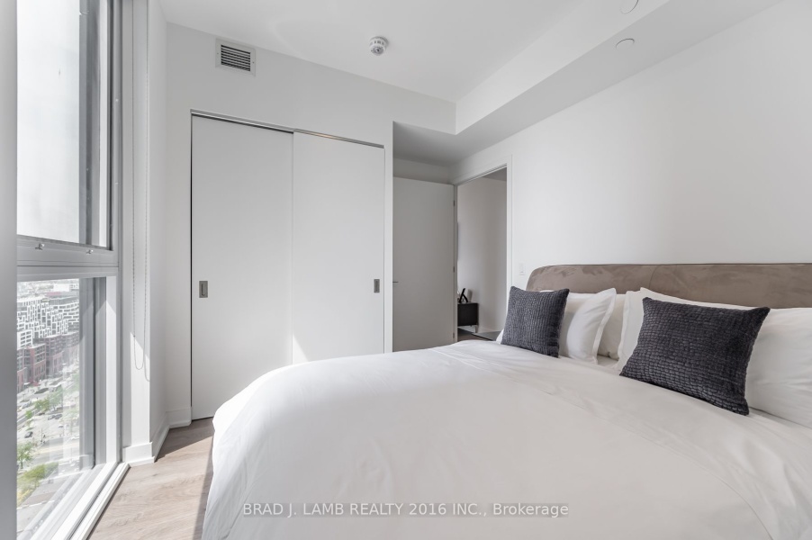 357 King St W, Toronto, Ontario, Canada M5V 0S7, 2 Bedrooms Bedrooms, ,2 BathroomsBathrooms,Condo,Purchased,357 King St W Condos,King St W,27,1458